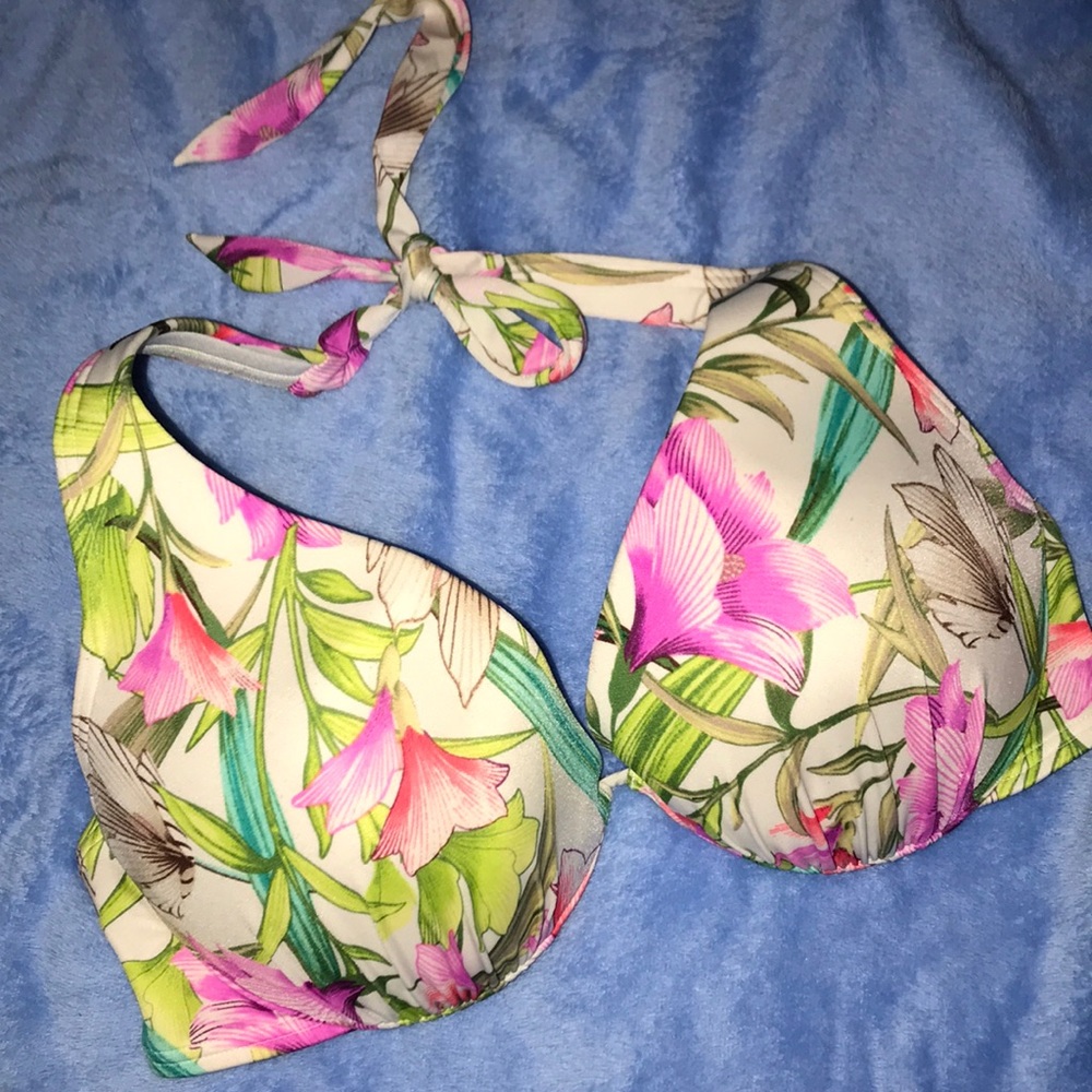 Victoria’s Secret bikini top